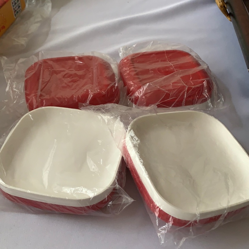 Sorry SOLD New Tupperware Kids Plates